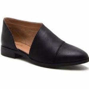 Open side pointed toe booties shoes. Brand new.